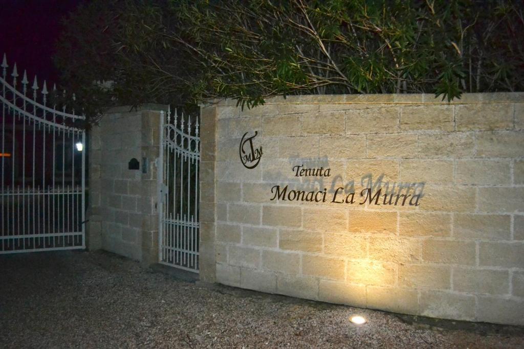Tenuta Monaci La Murra Carmiano  Buitenkant foto